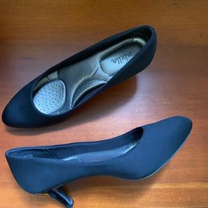 Black Abella Sahara heels